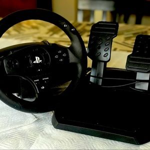 PS4 steering wheel and pedals